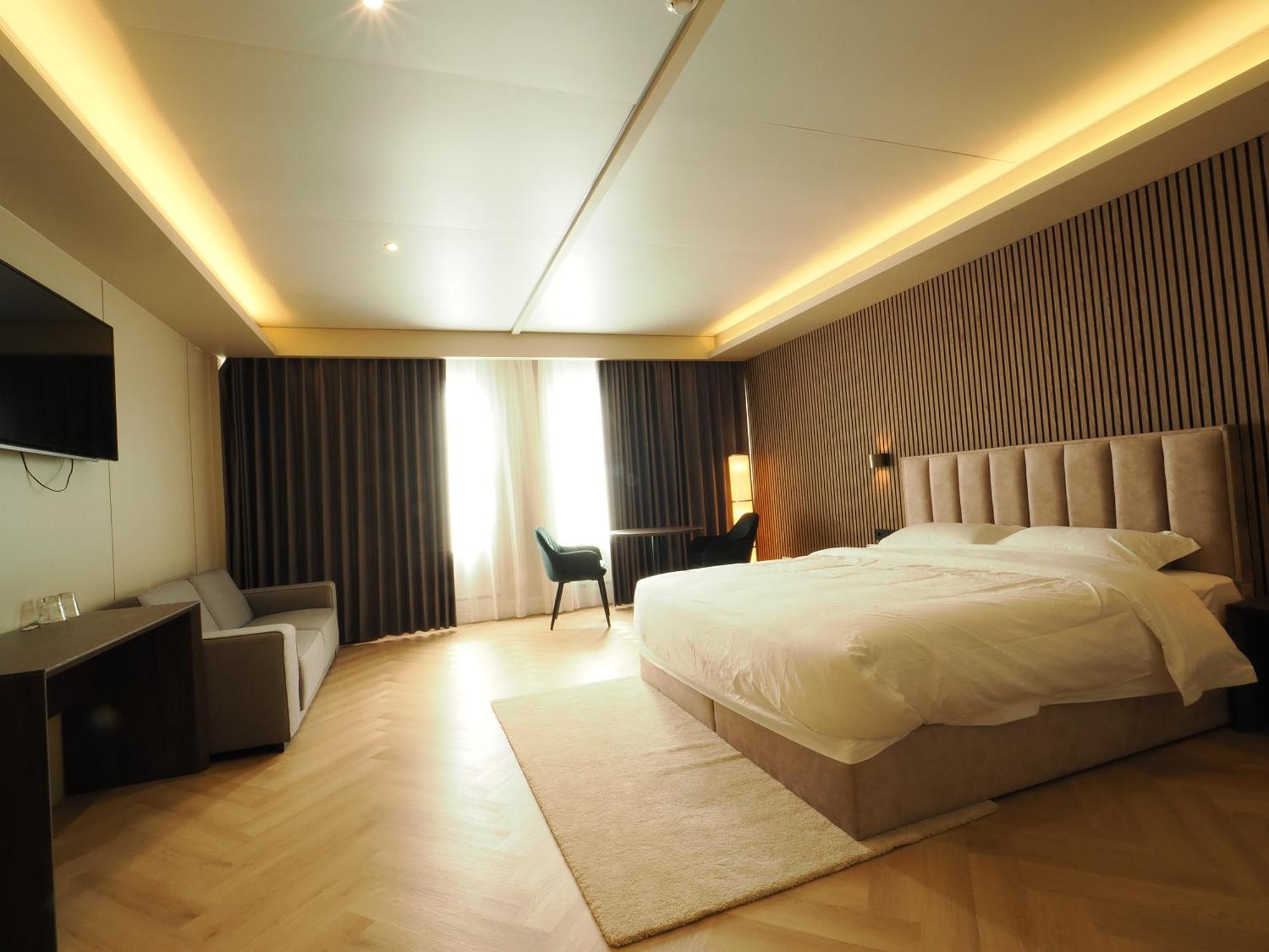 Tung Hotel Zeewolde Esterno foto